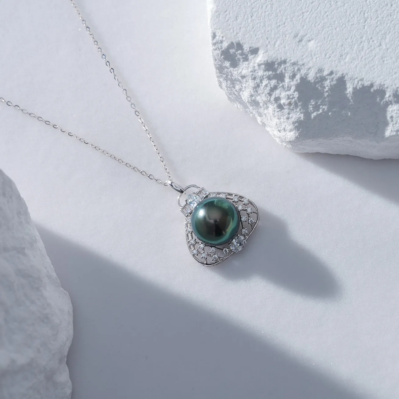 18K Solid Gold Saltwater Tahitian Pearl Necklace KN00157
