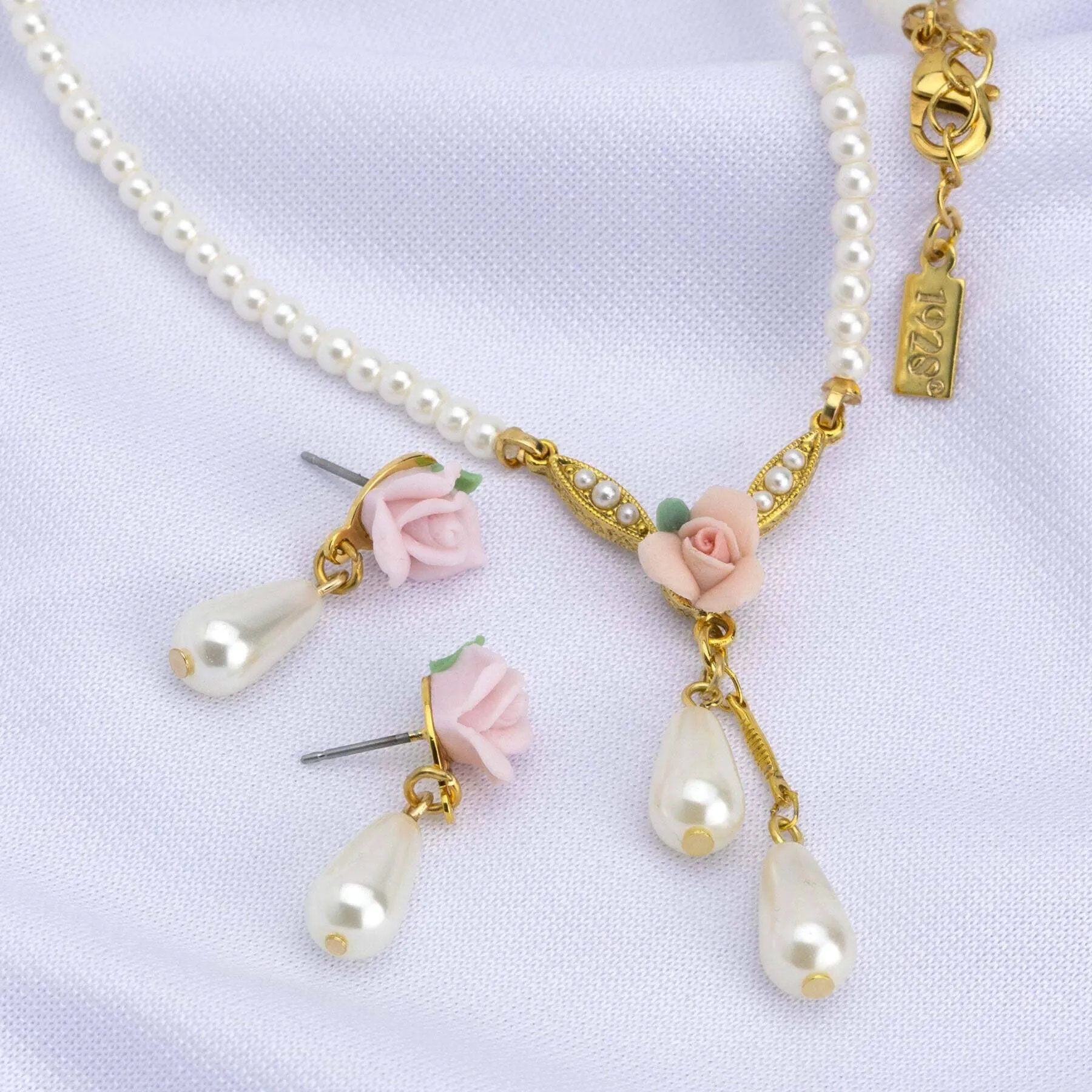 1928 Bridal Porcelain Rose And 3mm Faux Pearl Strand Drop Pendant Necklace 16"   3" Extender