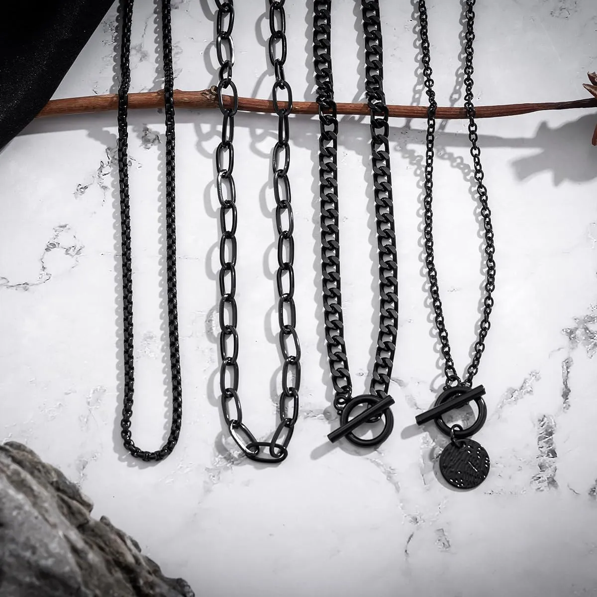 4pcs Layered Gold Necklaces Stack for Women Layered Chunky Gold Necklaces Herringbone Paperclip Chain Necklace Retro Coin Peach Heart Star Pendant Dainty Cuban Chain Toggle Clasp Jewelry Gifts for Women