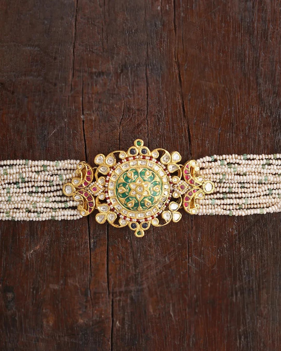 Anahita Choker