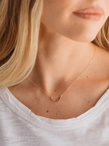 Arch Necklace