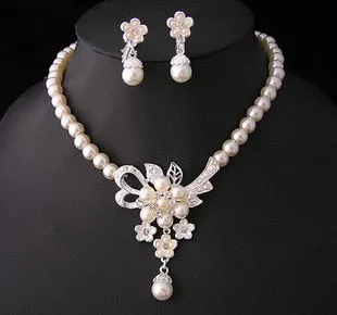 BELLA Design Women's Fine Fashion Vintage Bouquet of Flowers Rhinestones & Beads Pearl Jewelry Set