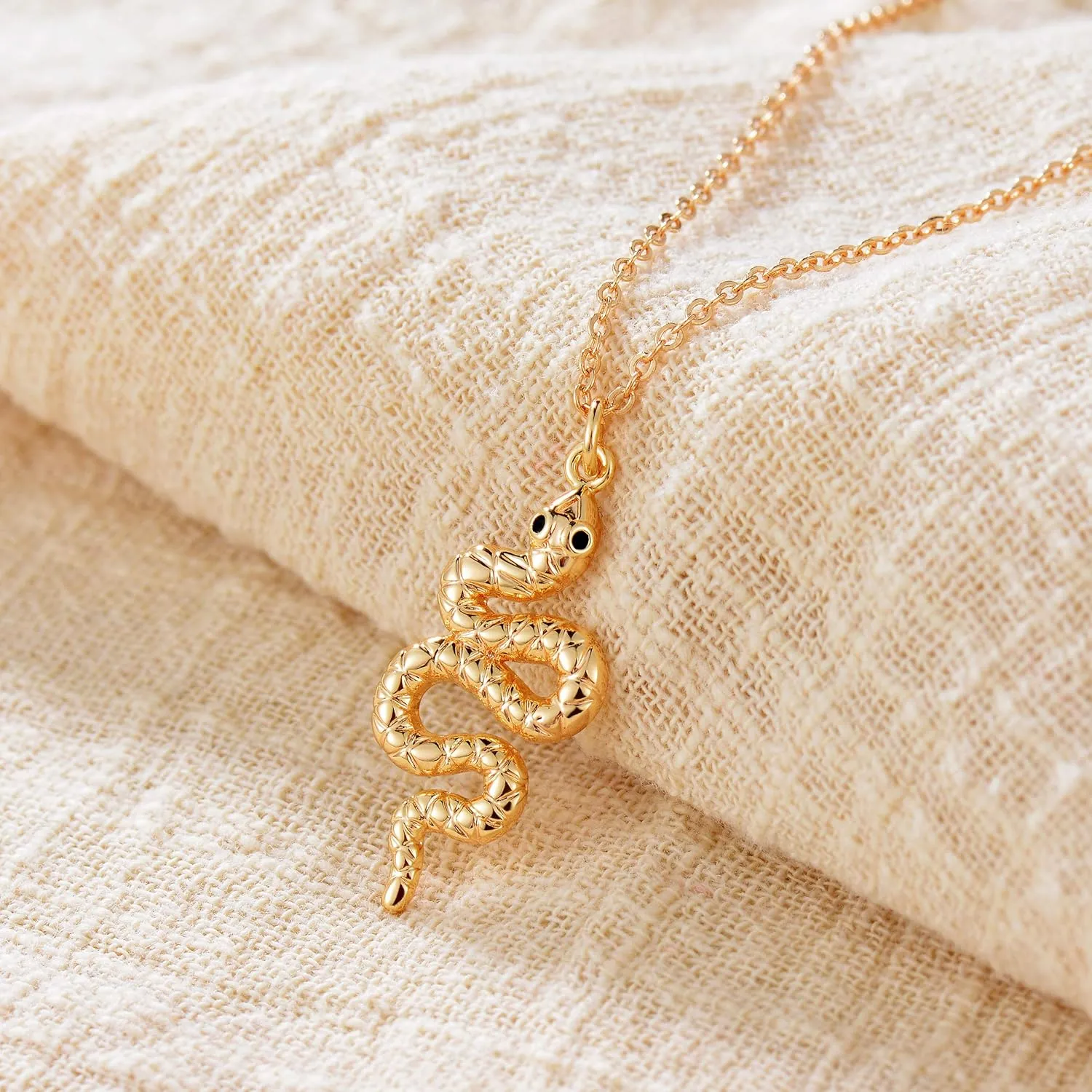 Bemoly Coin Pendant Necklaces for Women, 14K Gold Plated Chain Choker Hammered Coin Bar Dainty Y Pendant Long Necklace Simple Costume Jewelry