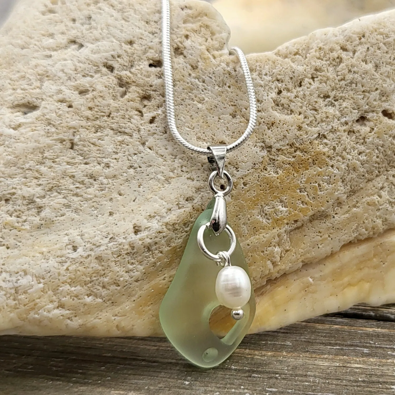 BESHEEK Mint Green Seaglass with Heart and Freshwater Pearl Pendant Necklace? Handmade Hypoallergenic Boho Beach Gala Wedding Style Fashion Jewelry