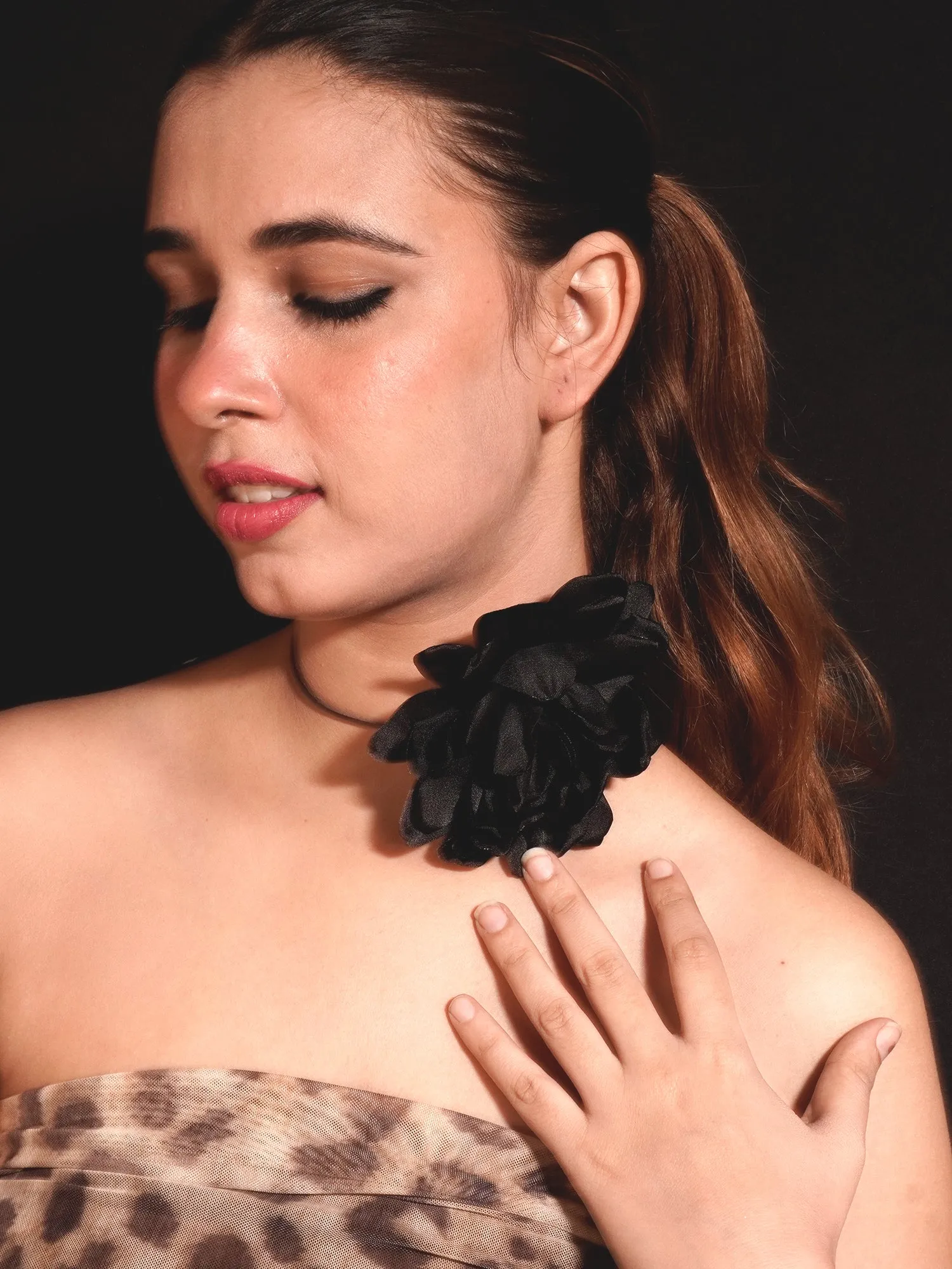 Bohemian Flower Satin Line Choker Necklace