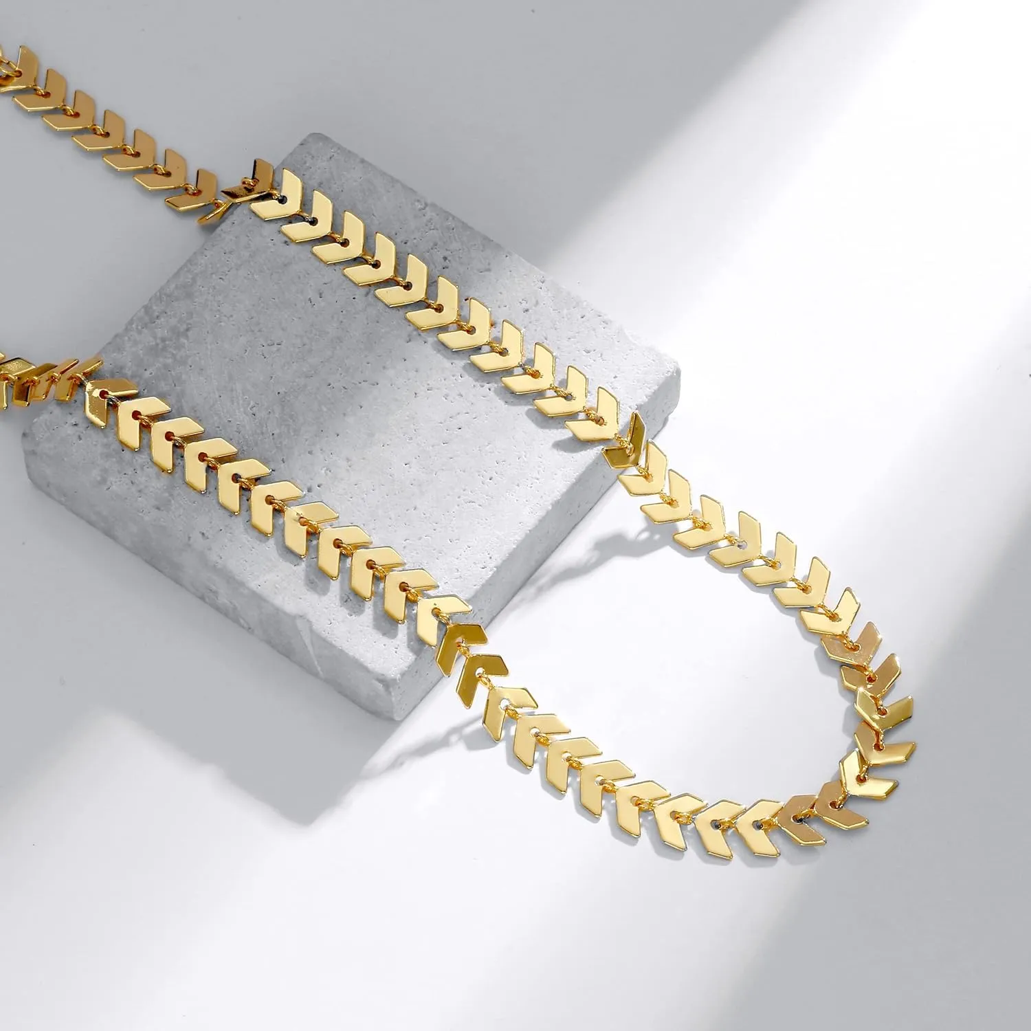 CAROVO Choker Necklace for women,Dainty Gold/Silver Necklace 14k Gold Plated Shining Dots Sequins Necklace Satellite Paperclip Box Sparkle Chain Necklaces for Women Simple Jewelry