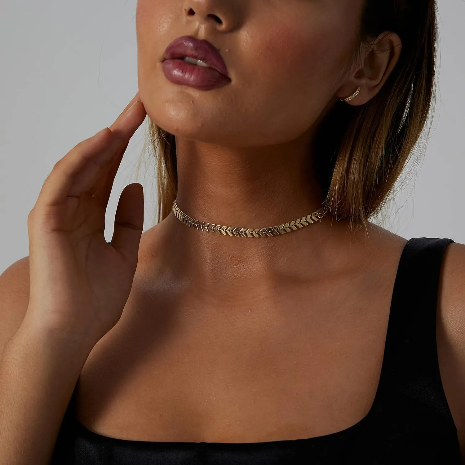 CAROVO Choker Necklace for women,Dainty Gold/Silver Necklace 14k Gold Plated Shining Dots Sequins Necklace Satellite Paperclip Box Sparkle Chain Necklaces for Women Simple Jewelry