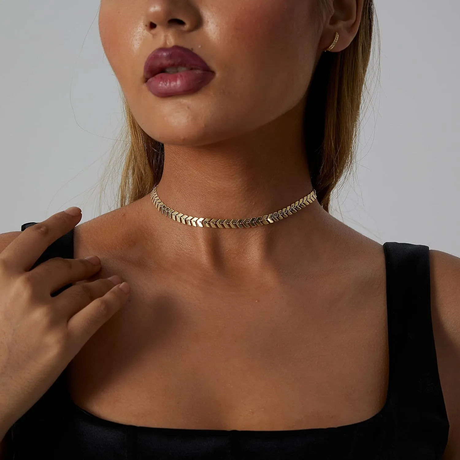 CAROVO Choker Necklace for women,Dainty Gold/Silver Necklace 14k Gold Plated Shining Dots Sequins Necklace Satellite Paperclip Box Sparkle Chain Necklaces for Women Simple Jewelry