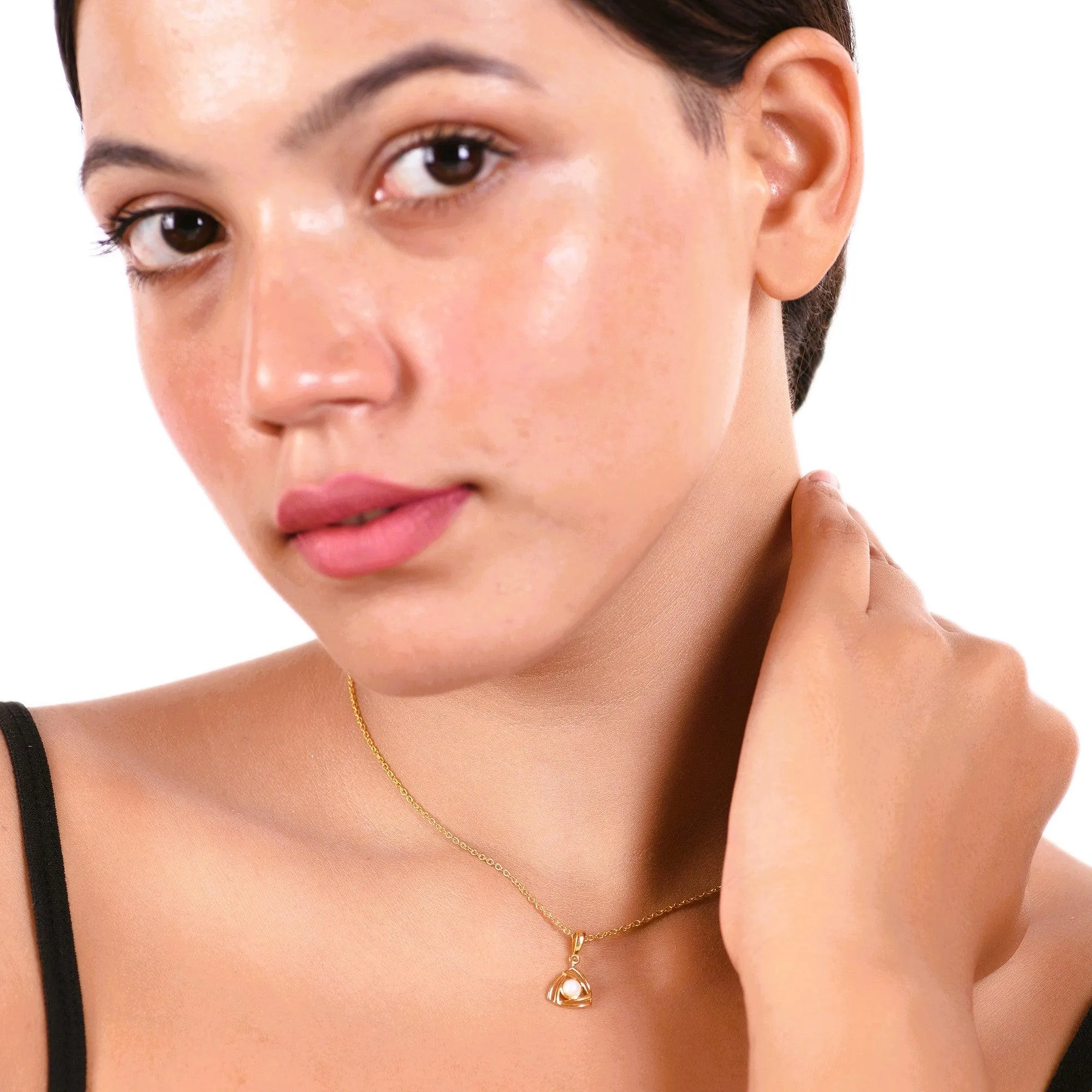 Chic Triangular Pearl Silver Necklace - From Purl