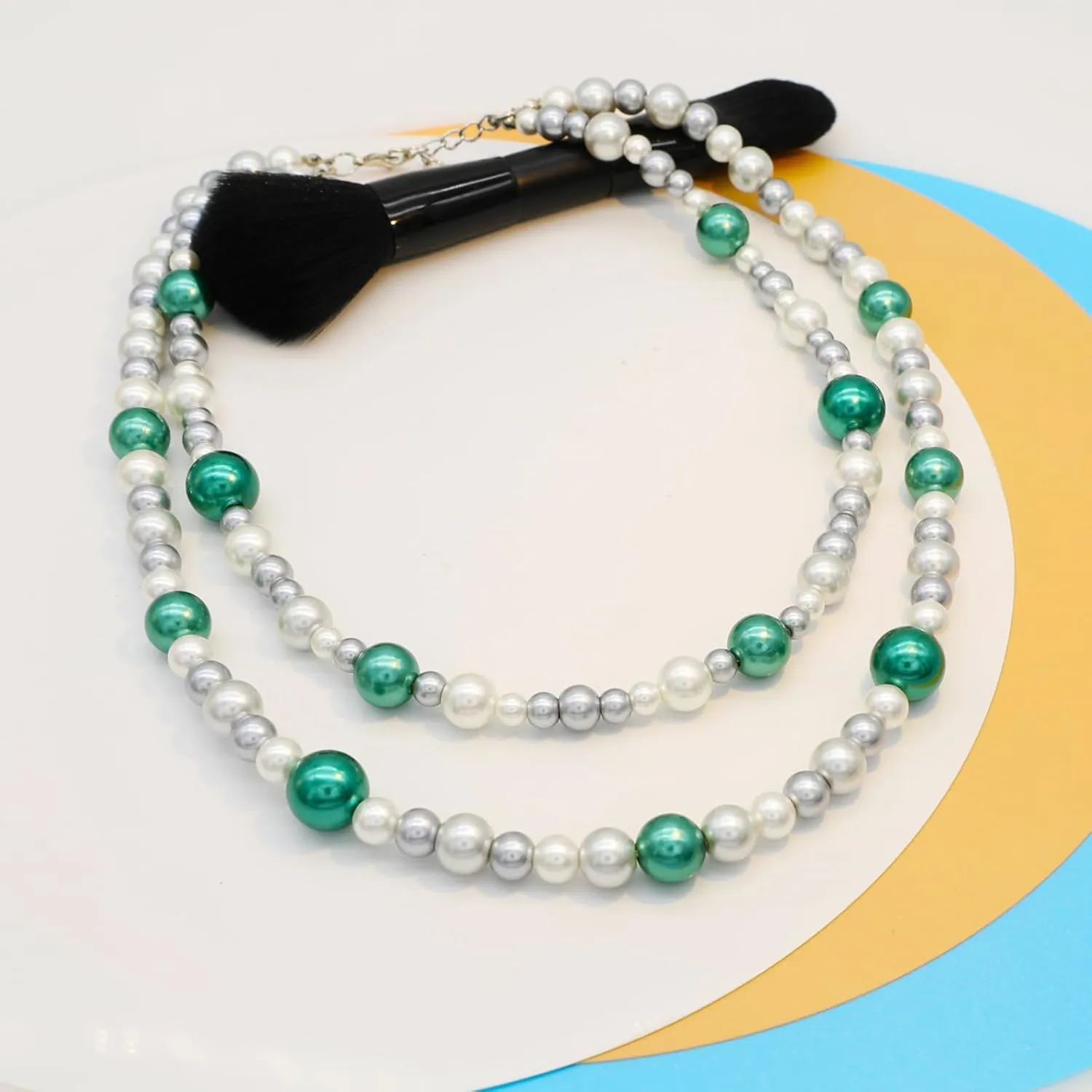 Chunky and Chic Rhinestone Faux Pearl Statement Twist Choker Necklace for Women with Colorful Handcrafted Elegence in Zinc Alloy Chain