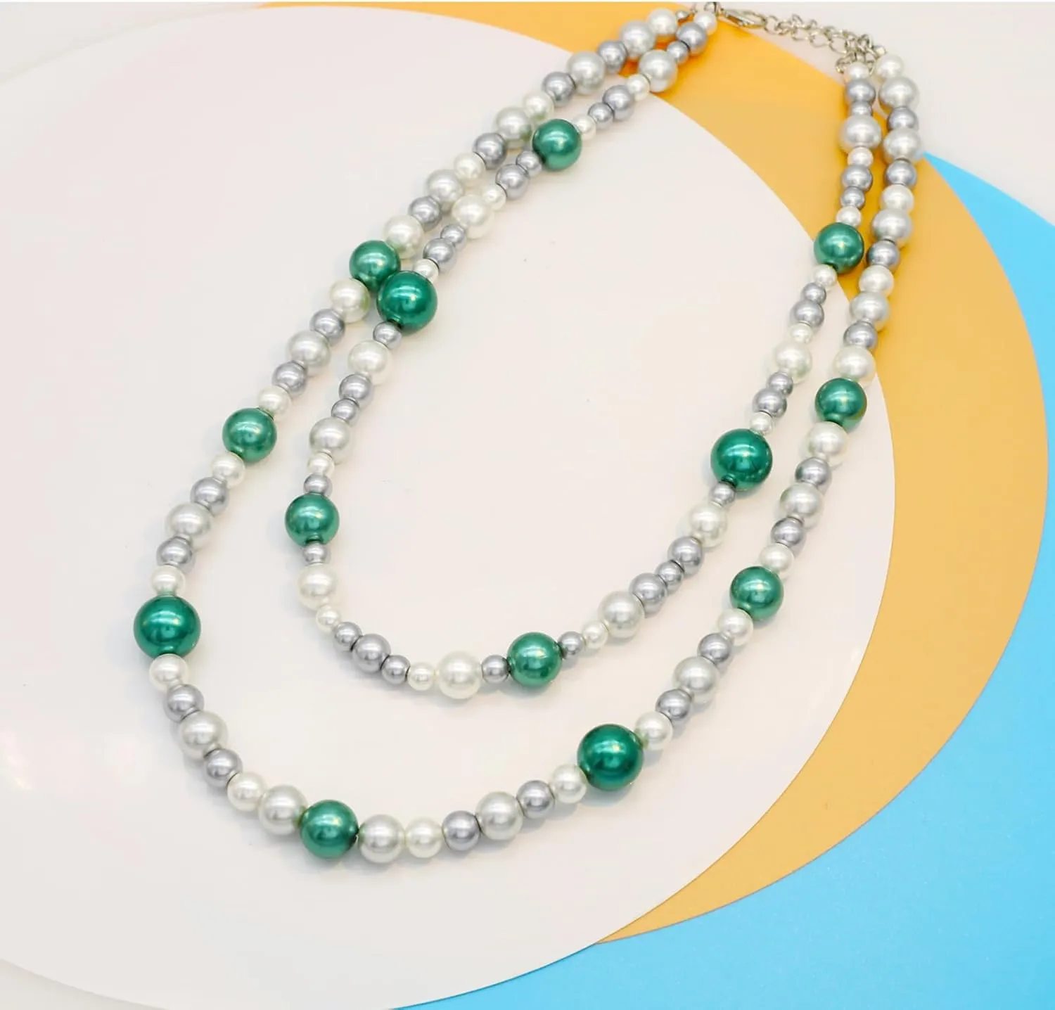 Chunky and Chic Rhinestone Faux Pearl Statement Twist Choker Necklace for Women with Colorful Handcrafted Elegence in Zinc Alloy Chain