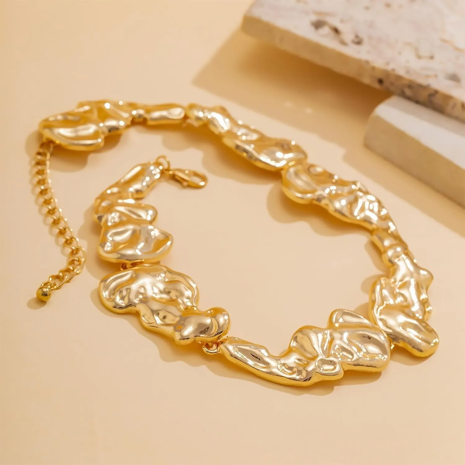 Chunky Gold Necklace Statement Necklace for Women Dainty Gold Choker Necklaces Exaggerated Ethnic Big Statement Jewelry