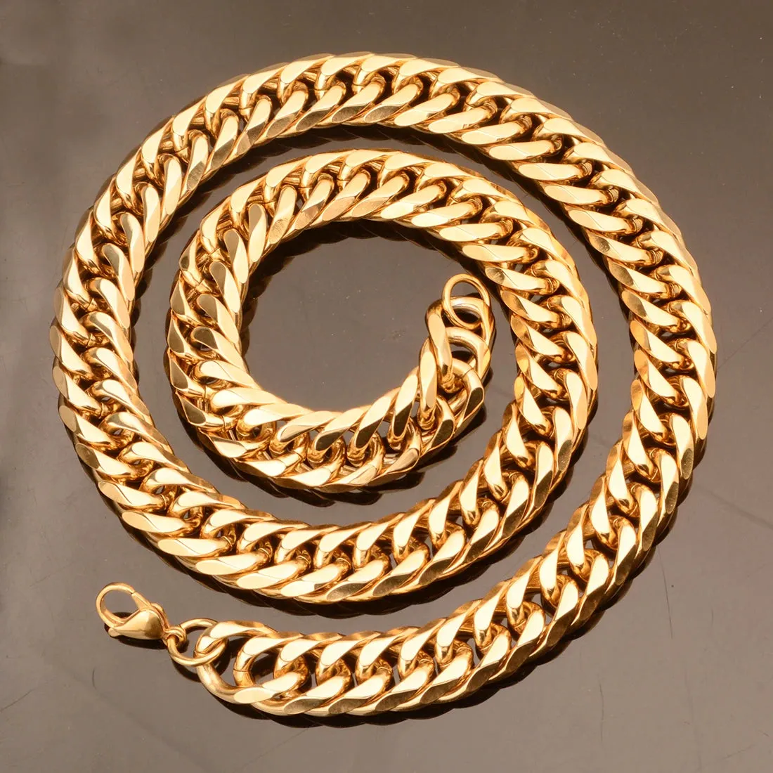 chunky gold necklace