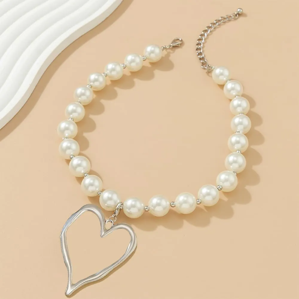 Chunky Heart Necklace for Women,Gold Statement Choker Necklaces Trendy Big Heart Pearl Layered Chain Choker Fashion Statement Necklace Jewelry