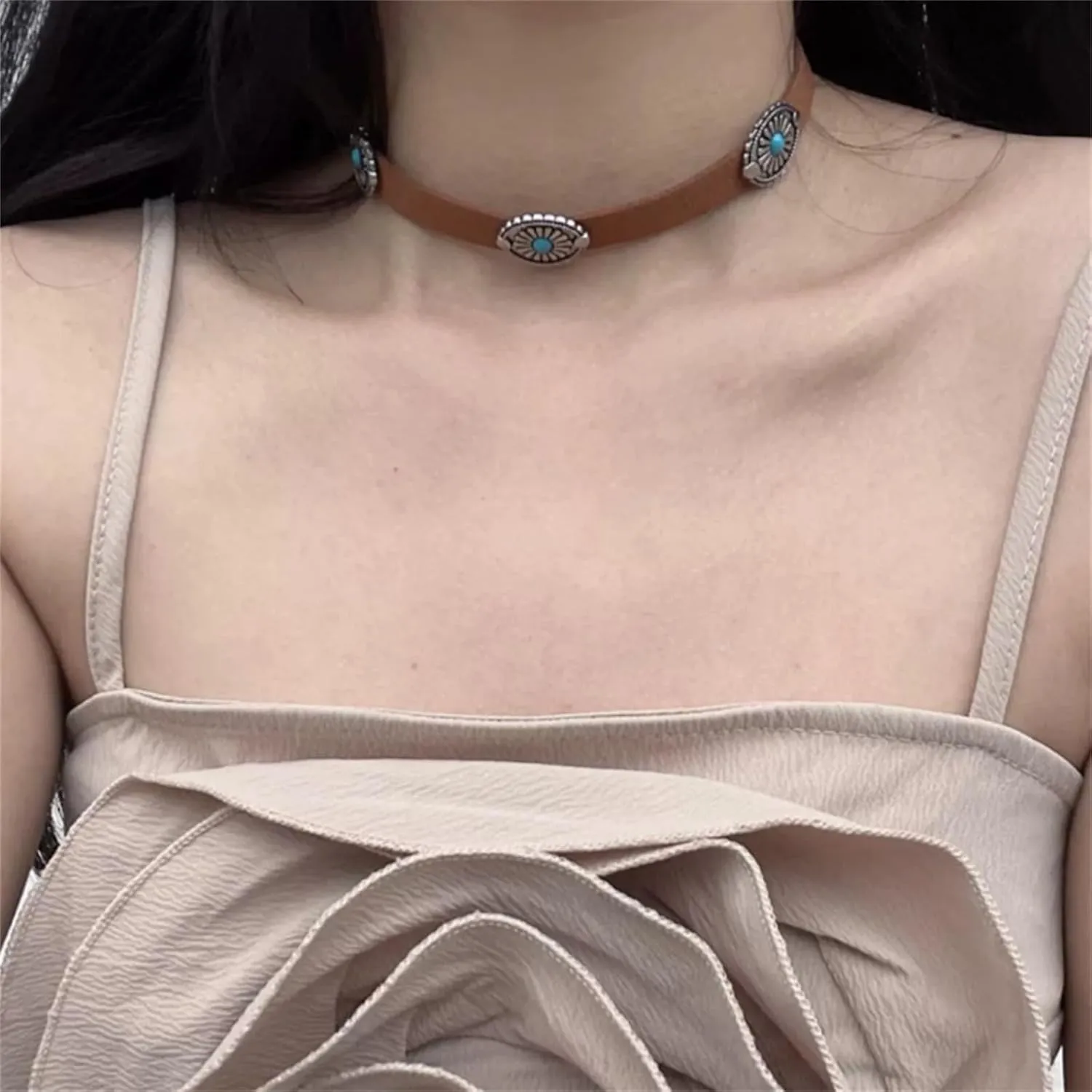 coadipress Turquoise Choker Necklace Earrings Set for Women Vintage Western Black Velvet Turquoise Choker Necklaces Carved Texture Oval Flower Dangle Drop Earrings Cowboy Statement Jewelry