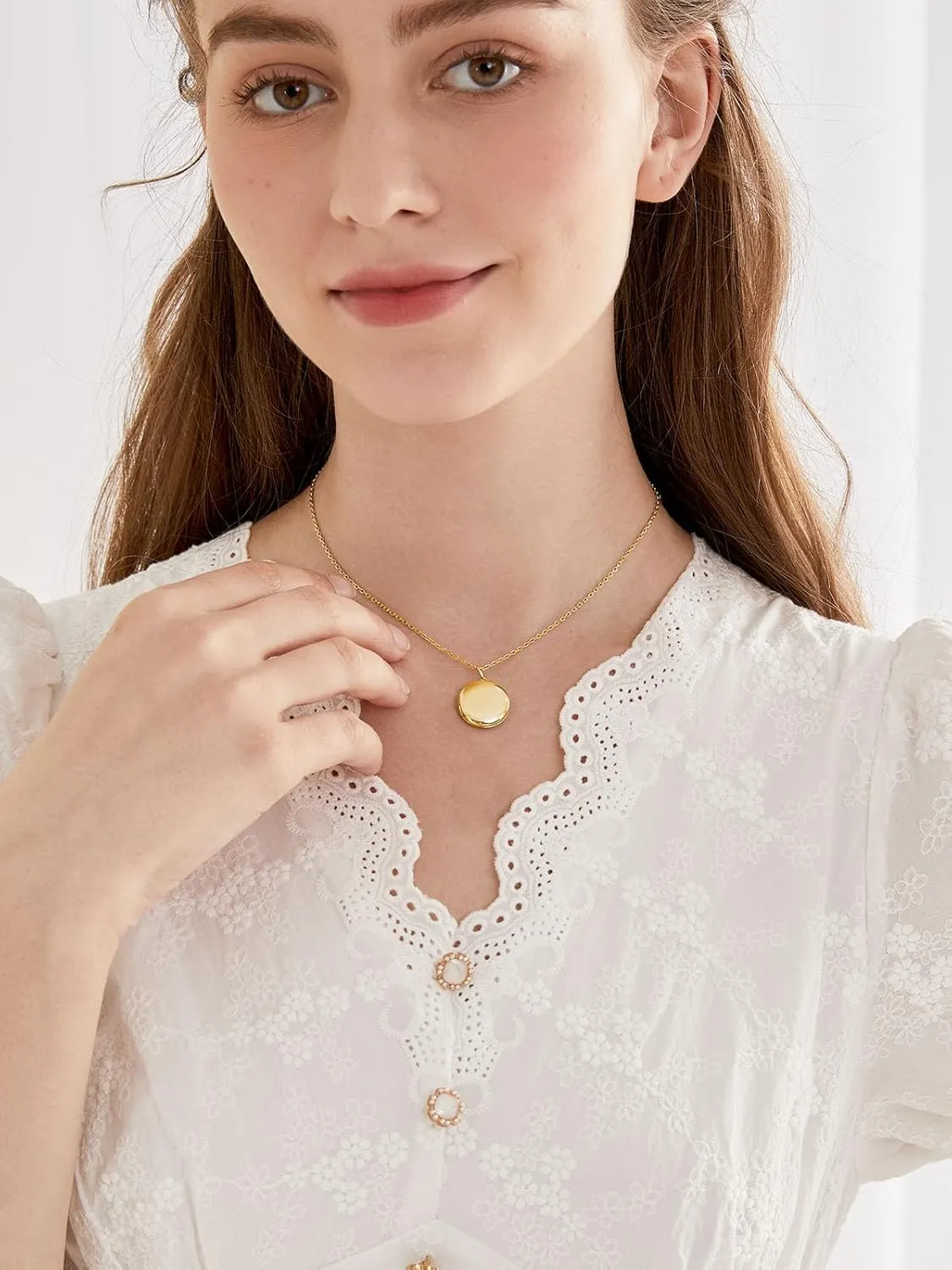 Custom4U Round/Oval Silver Locket Necklace That Holds Picture,Personalized Photo Medallion Pendant Gold 18k Plated 925 Sterling Silver   Chain 16"/18"/22",Memory Gifts for Mother Mom Women