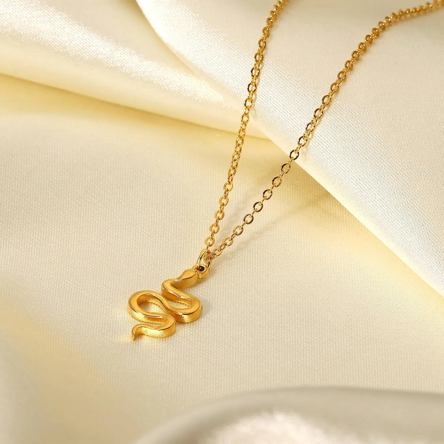 Dainty Gold Pendant Necklace for Women Small Cross Necklace Pearl Necklaces Silver Necklaces