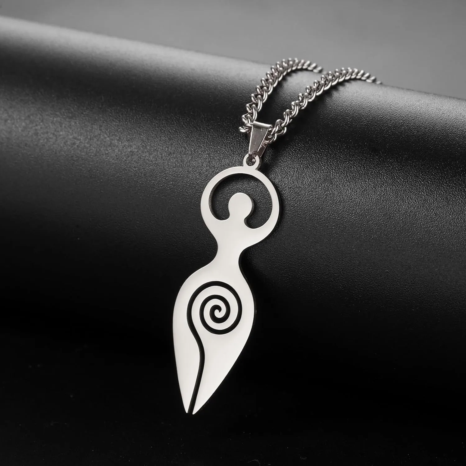 EUEAVAN Triple Moon Goddess Necklace Celtic Fertility Goddess Pendant Necklace Wiccan Amulets Moon Pentagram Cross Jewelry Pagan Gifts Men Women