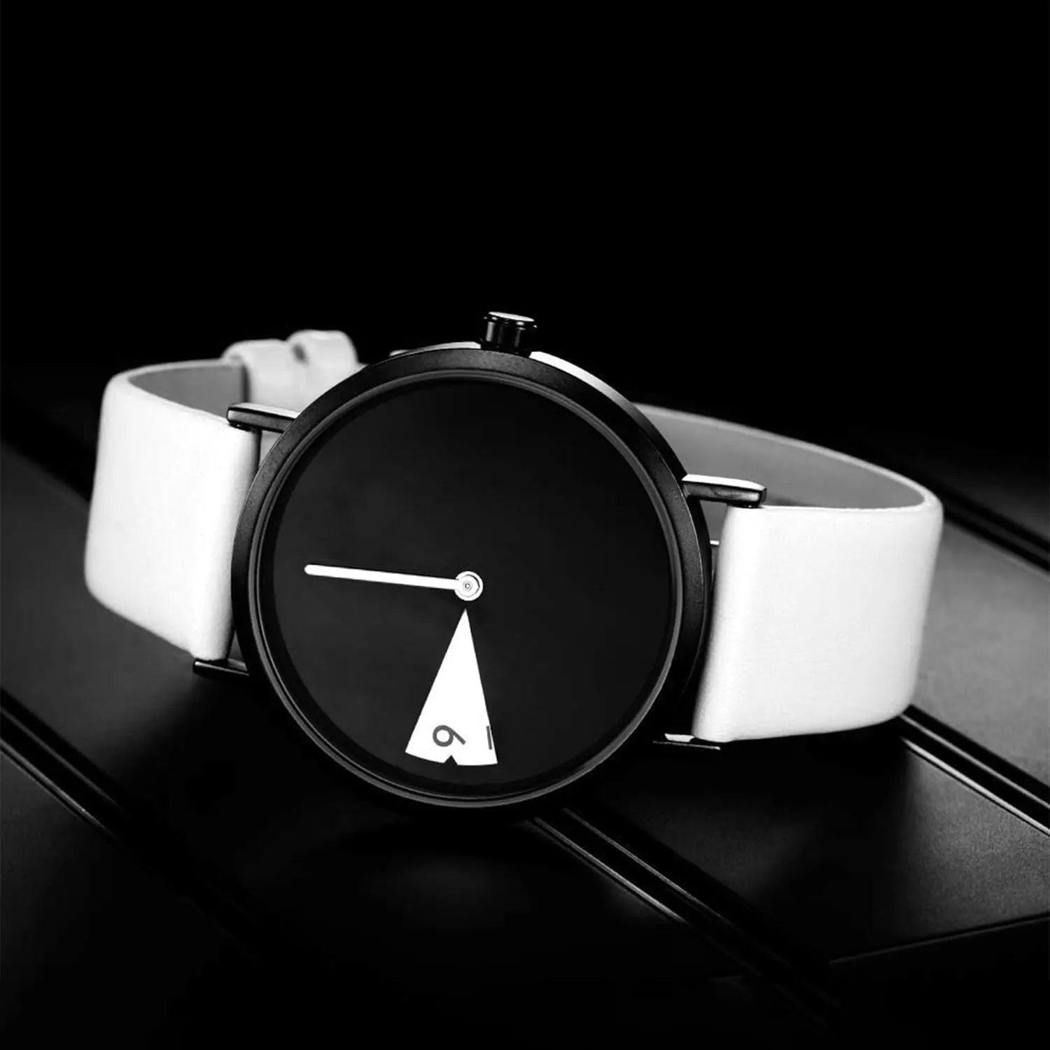 Fashion Watch Simple Decent Casual Fashion Quartz Watch (Less is More) Watch