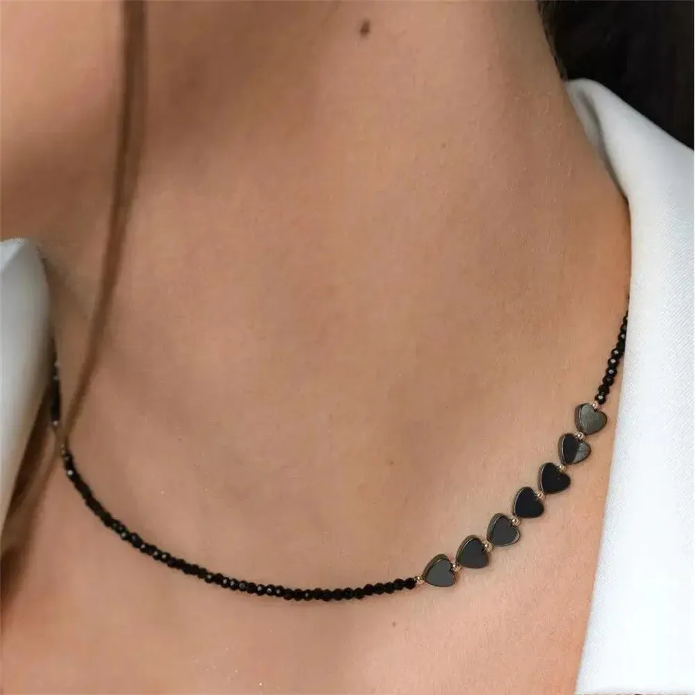 Fashionable Minimalist Black Gallstone Heart-Shaped Necklace for Women