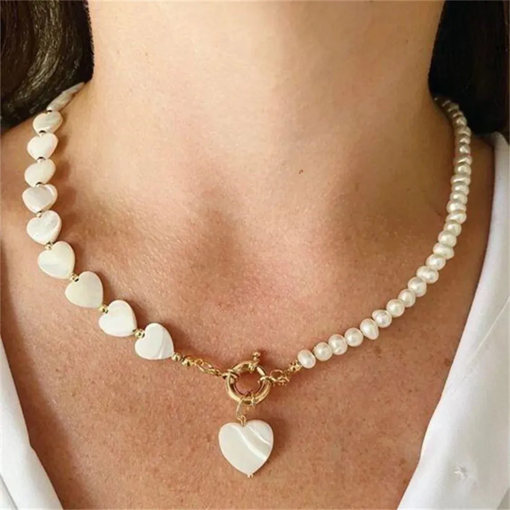 Fashionable Minimalist Black Gallstone Heart-Shaped Necklace for Women