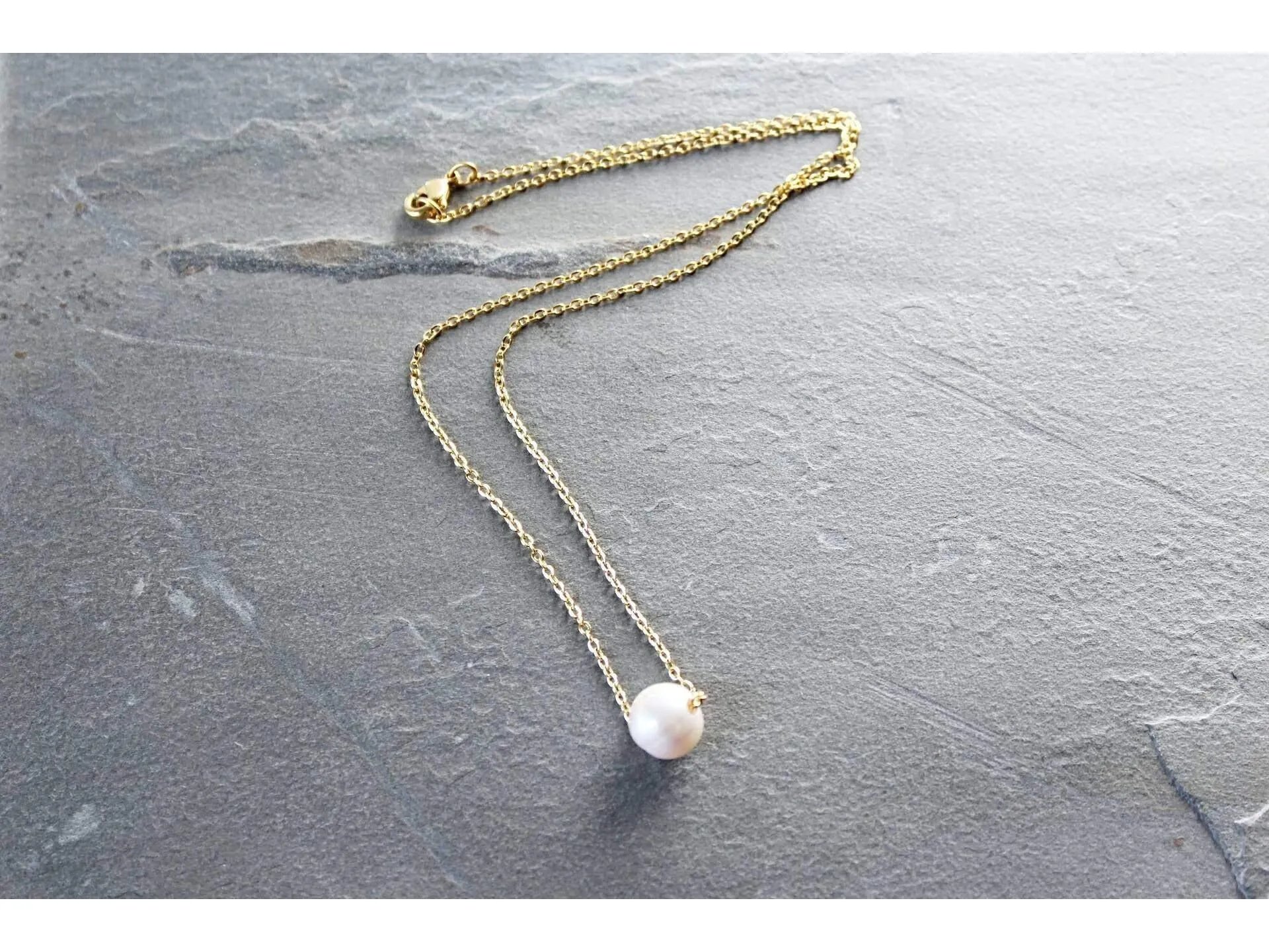Floating Single pearl necklace