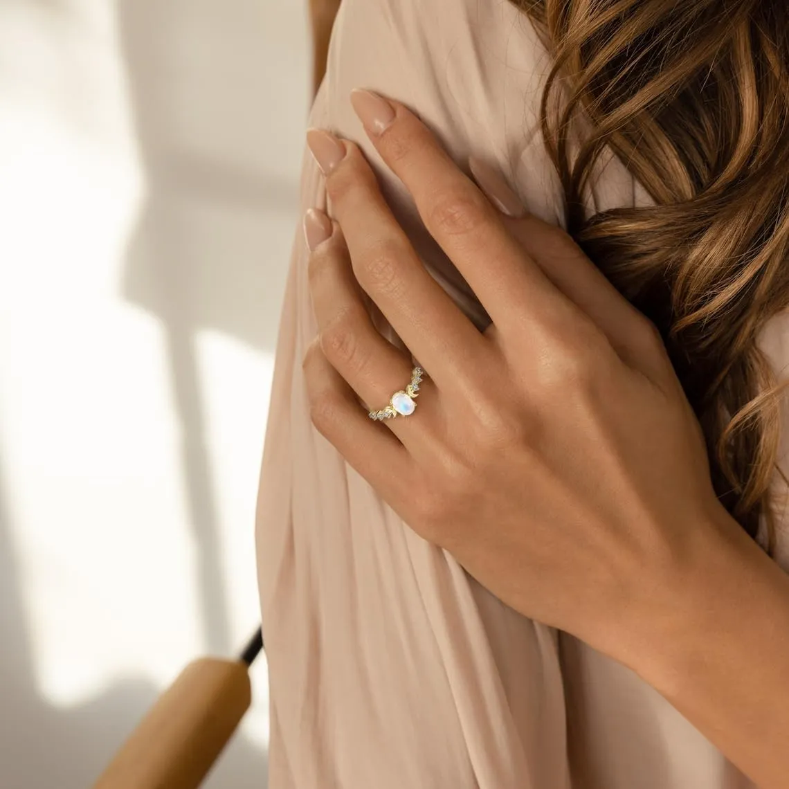Genuine Moonstone Ring Sterling Silver Moon Phase Ring Oval Moonstone Cubic Zirconia Statement Band Finger Minimalist Ring for Women Girls with Gift Box