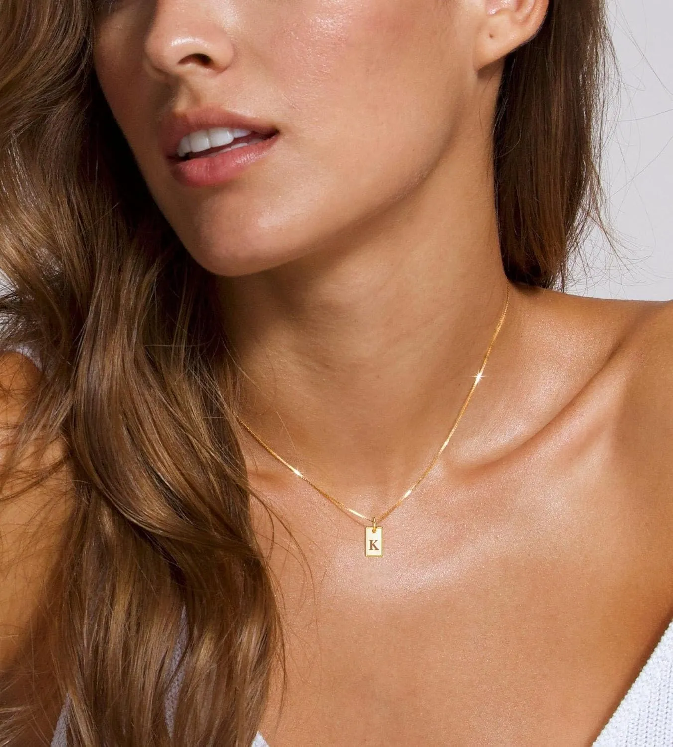 Gold Initial Necklaces for Women, Dainty Trendy Gold Letter Necklace 14k Gold Pendant Necklace Cute Choker Necklace Simple Personalized Name Necklace Gold Jewelry Necklace for Gift