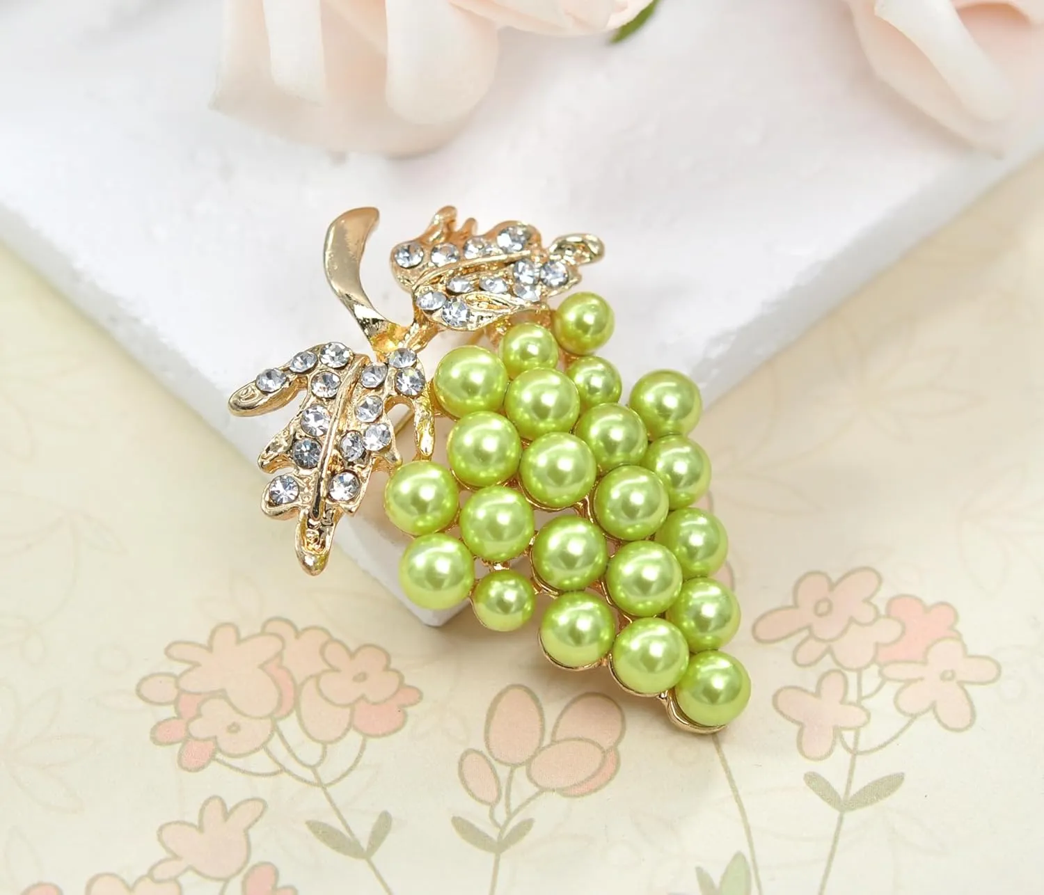 Gyn&Joy Golden Tone Rhinestones Faux Pearl Bead Cute Fruit Bunch Grapes Pin Brooches
