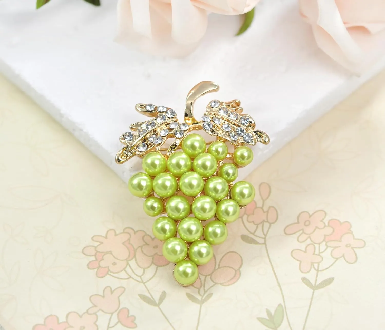 Gyn&Joy Golden Tone Rhinestones Faux Pearl Bead Cute Fruit Bunch Grapes Pin Brooches