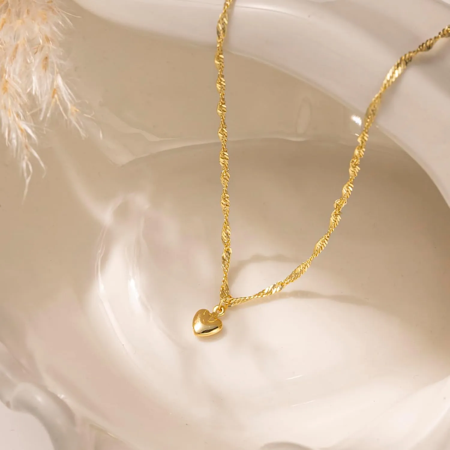 Heart Necklace - Dainty 14K Gold Necklaces for Women Trendy Small Heart Pendant Simple Choker Neckace Gold Jewelry for Women Gifts