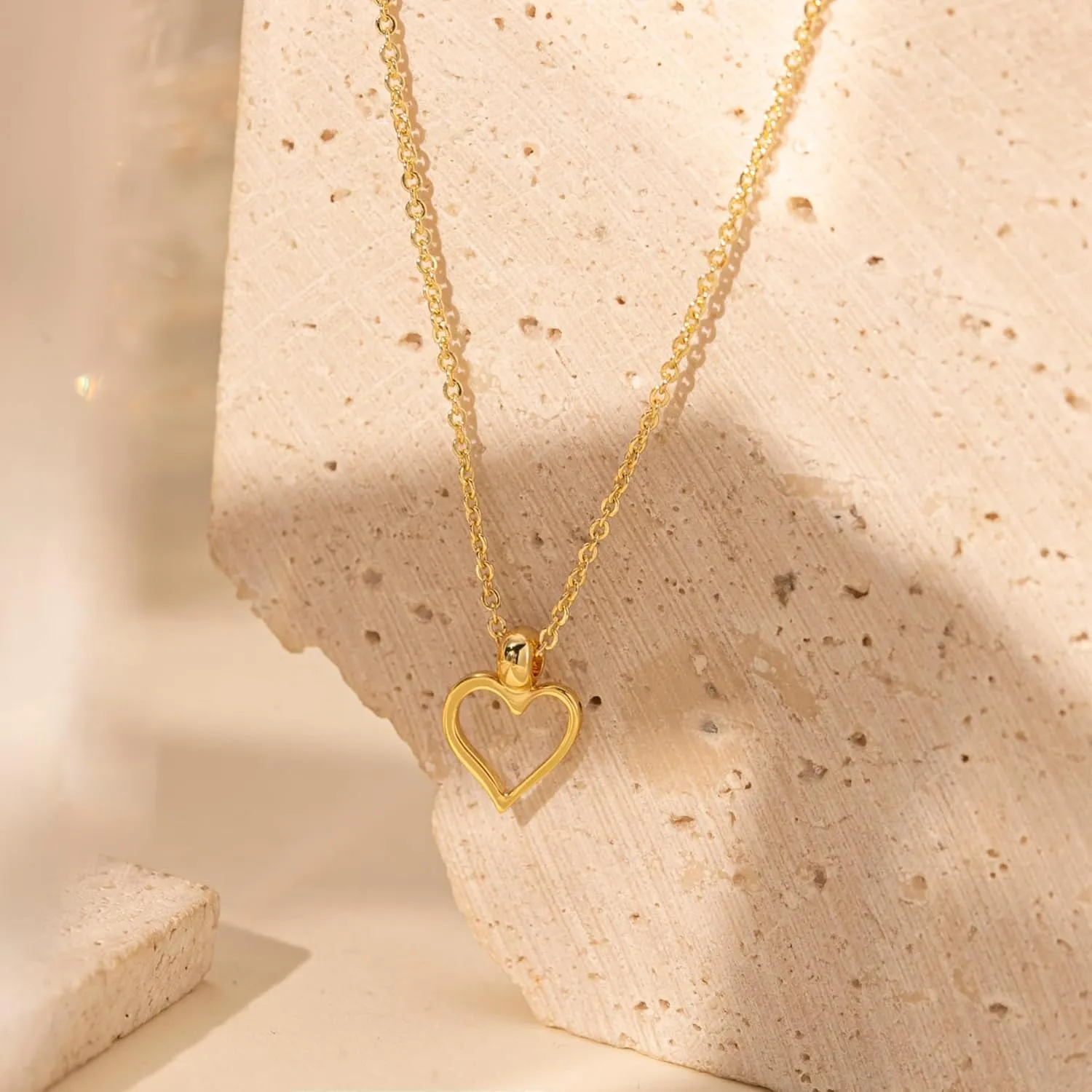 Heart Necklace - Dainty 14K Gold Necklaces for Women Trendy Small Heart Pendant Simple Choker Neckace Gold Jewelry for Women Gifts