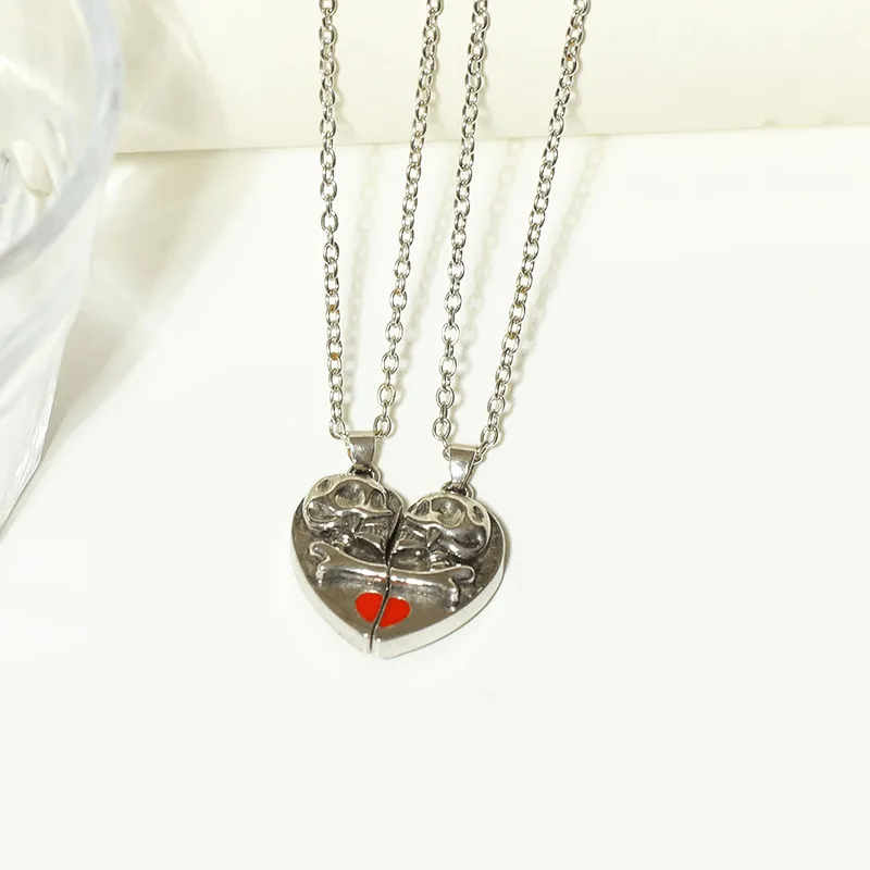 Heart-shaped Magnetic Stitching Love Skull Couple Necklace
