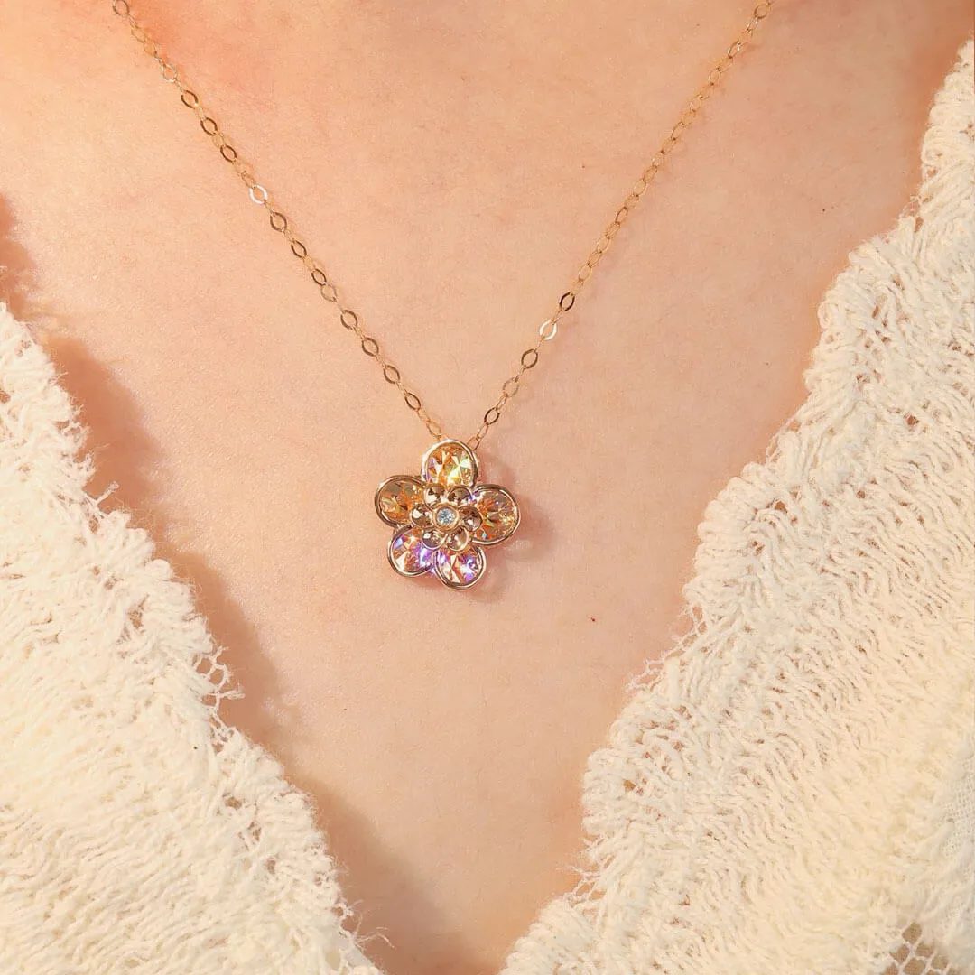 Illusion Setting Floral Small Diamond Necklace