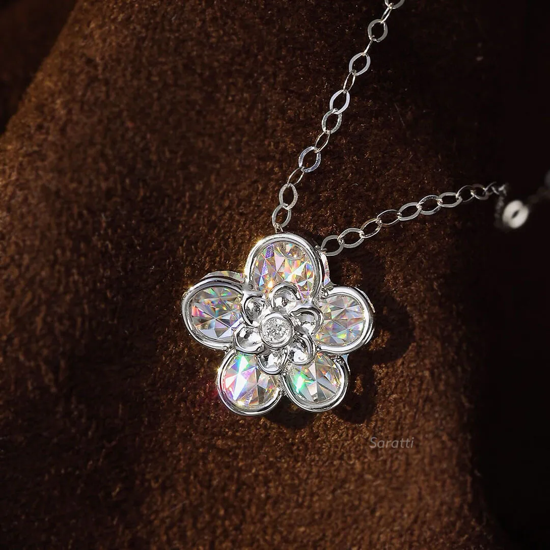 Illusion Setting Floral Small Diamond Necklace