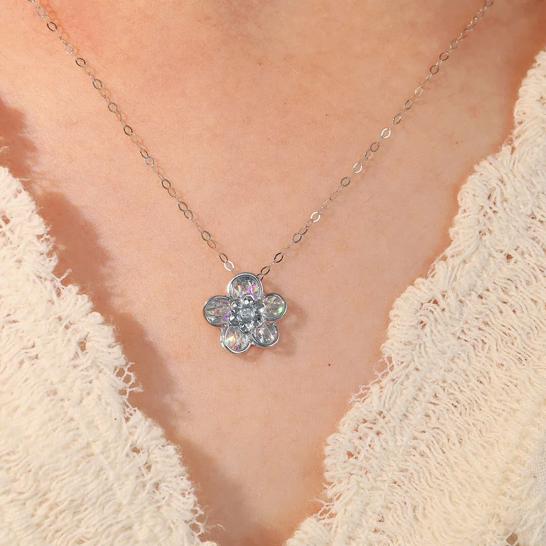 Illusion Setting Floral Small Diamond Necklace