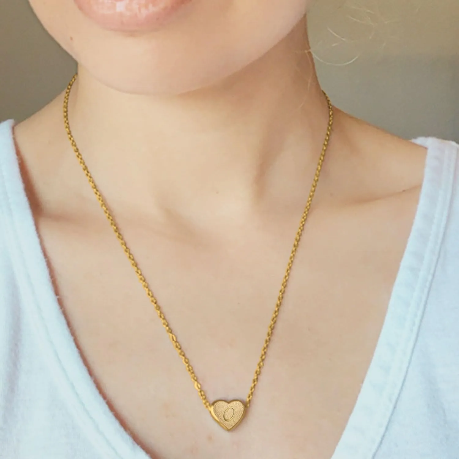 Initial Necklace for Women Letter Necklace for Girls Dainty Gold Silver Heart Pendant Necklace Little Girls Jewelry Gifts for Teens Mothers Day Gifts for Women