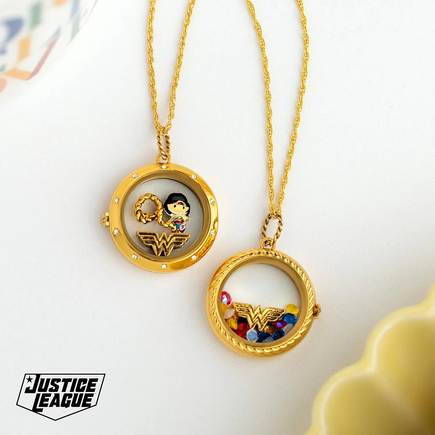 Justice League Wonder Woman Medium Living Locket Set, 20-22" Dainty Chain