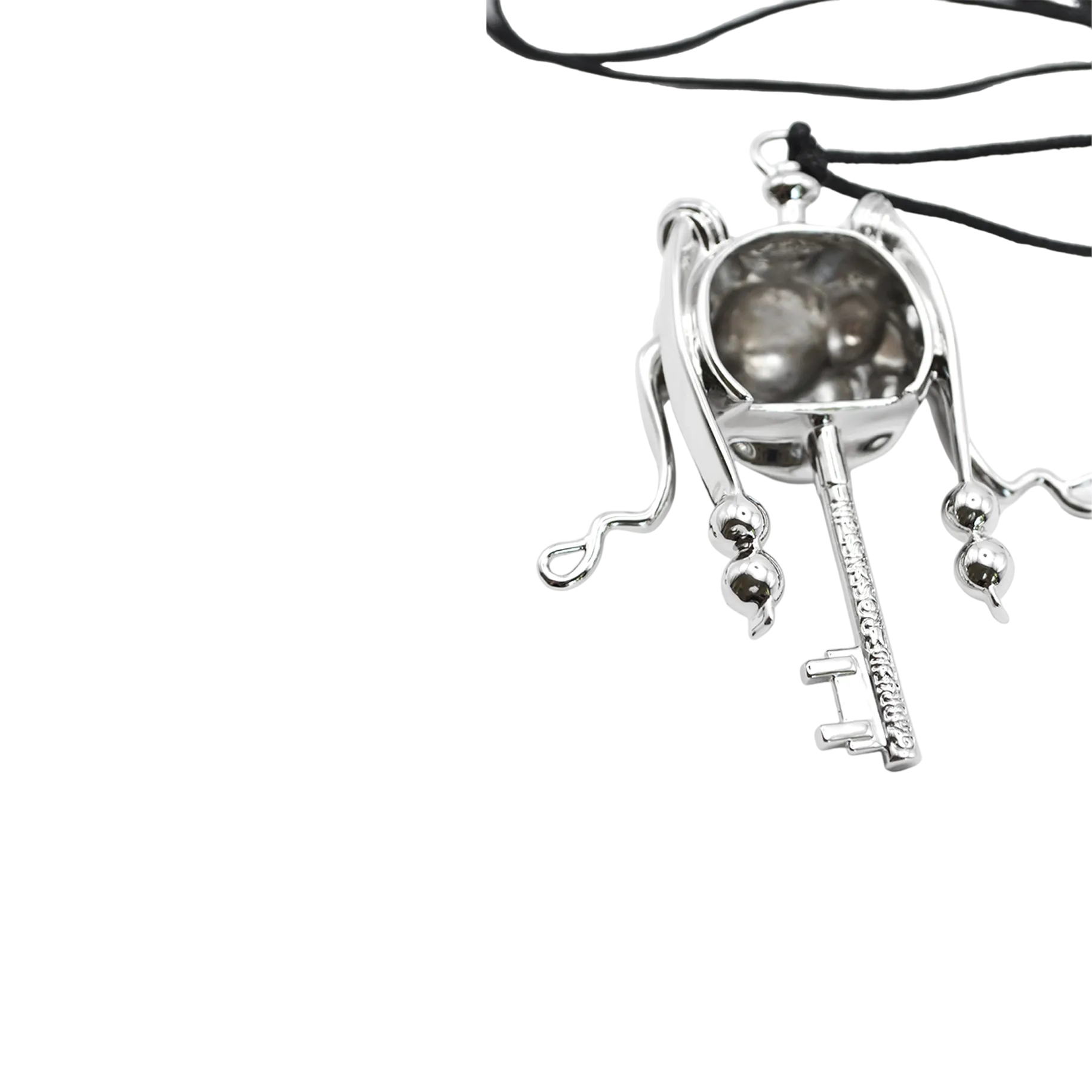 Key Emblem on Rope in Silver / Black