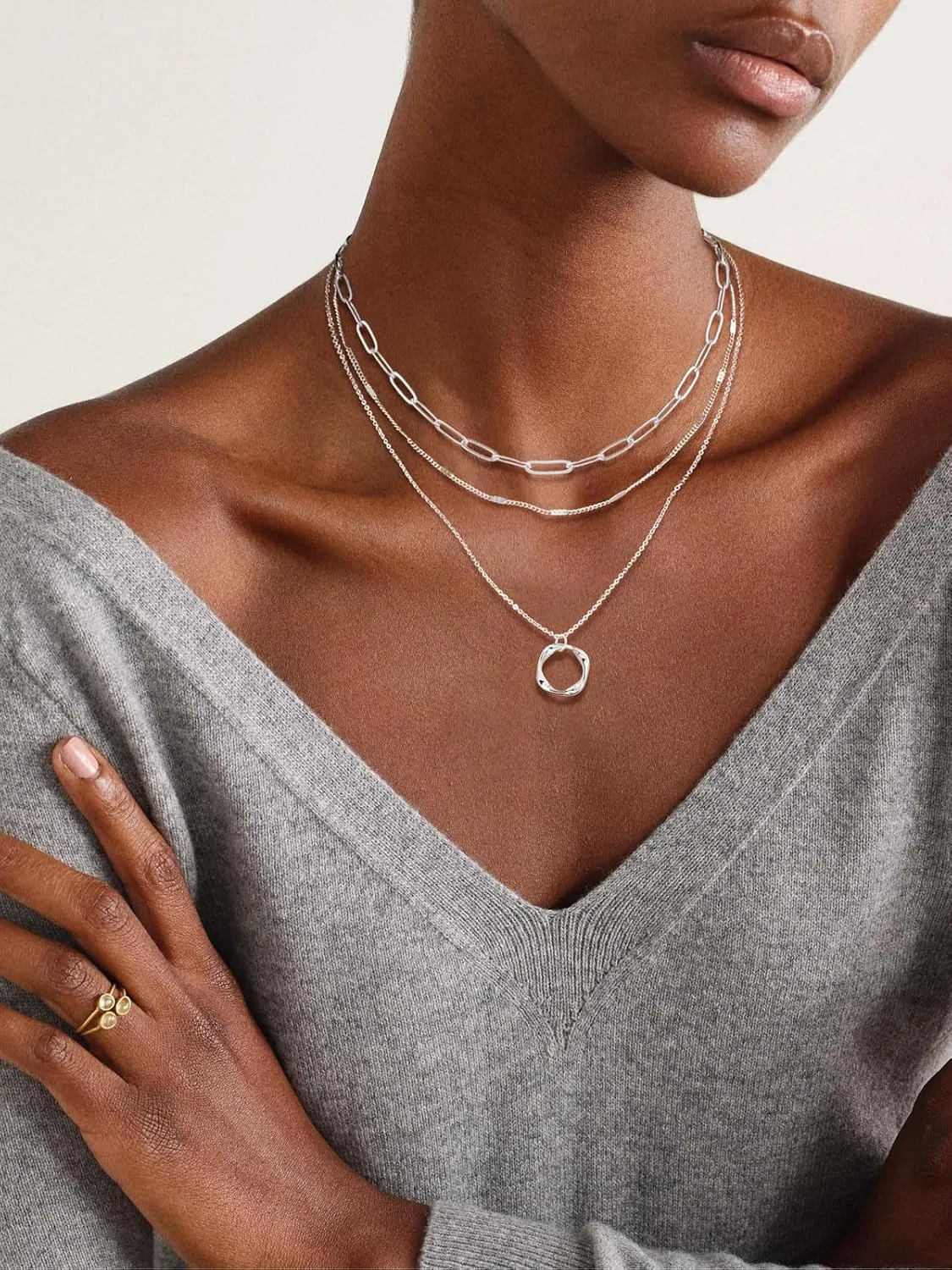 Layered Gold/Silver Necklaces for Women，Stackable 14K Gold/Silver Plated Choker Chain Necklace Simple Layering Stack Pendant Necklaces for Women Trendy Gold Set Jewelry for Women