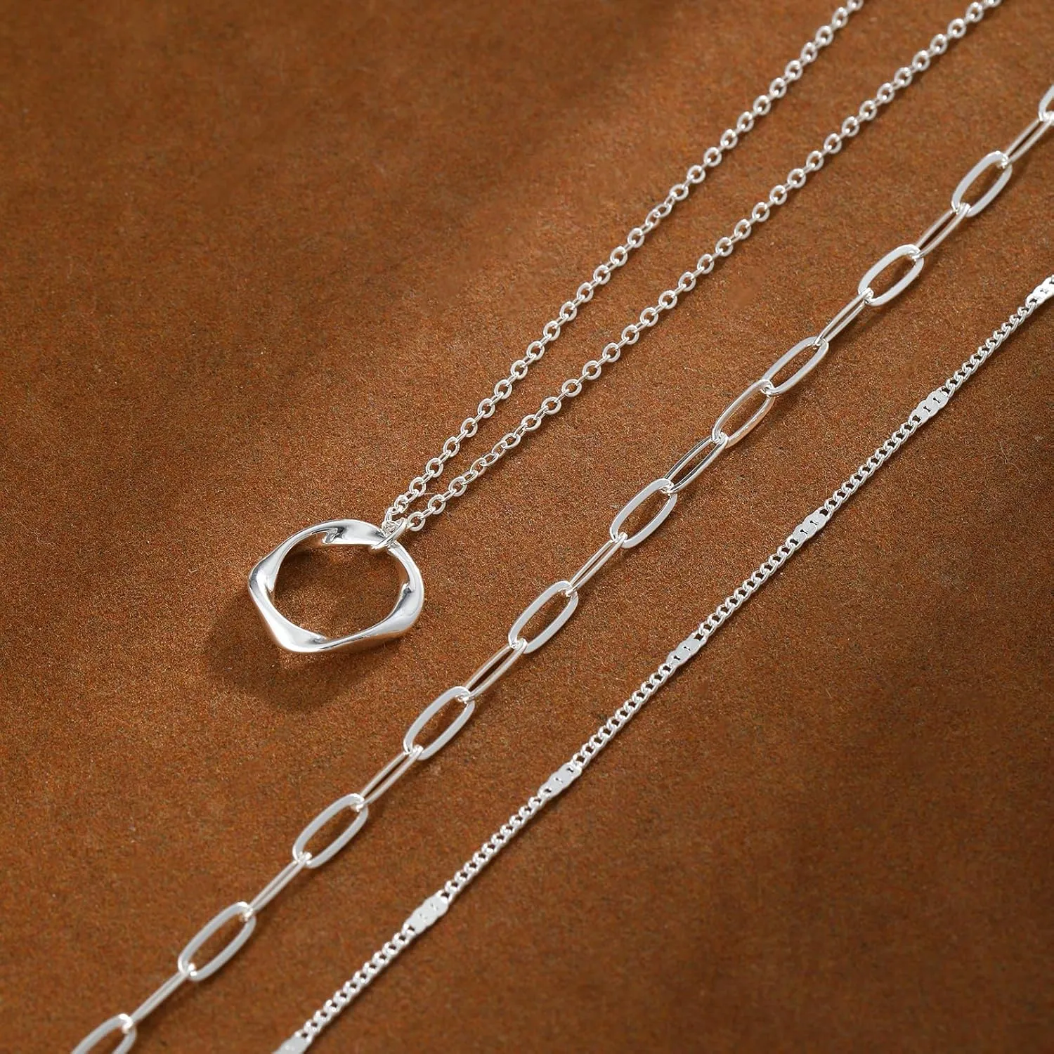 Layered Gold/Silver Necklaces for Women，Stackable 14K Gold/Silver Plated Choker Chain Necklace Simple Layering Stack Pendant Necklaces for Women Trendy Gold Set Jewelry for Women