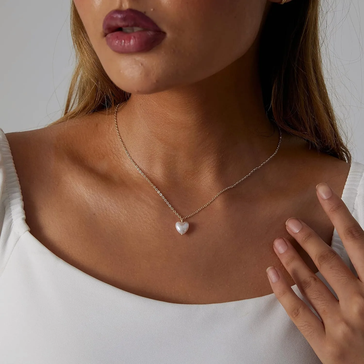 LEXODY Dainty Heart Necklace Tiny Heart Pendant Choker Necklaces Small 14k Gold Plated Cute Open Heart Chain Necklace for Women Minimalist Jewelry Necklace for Women