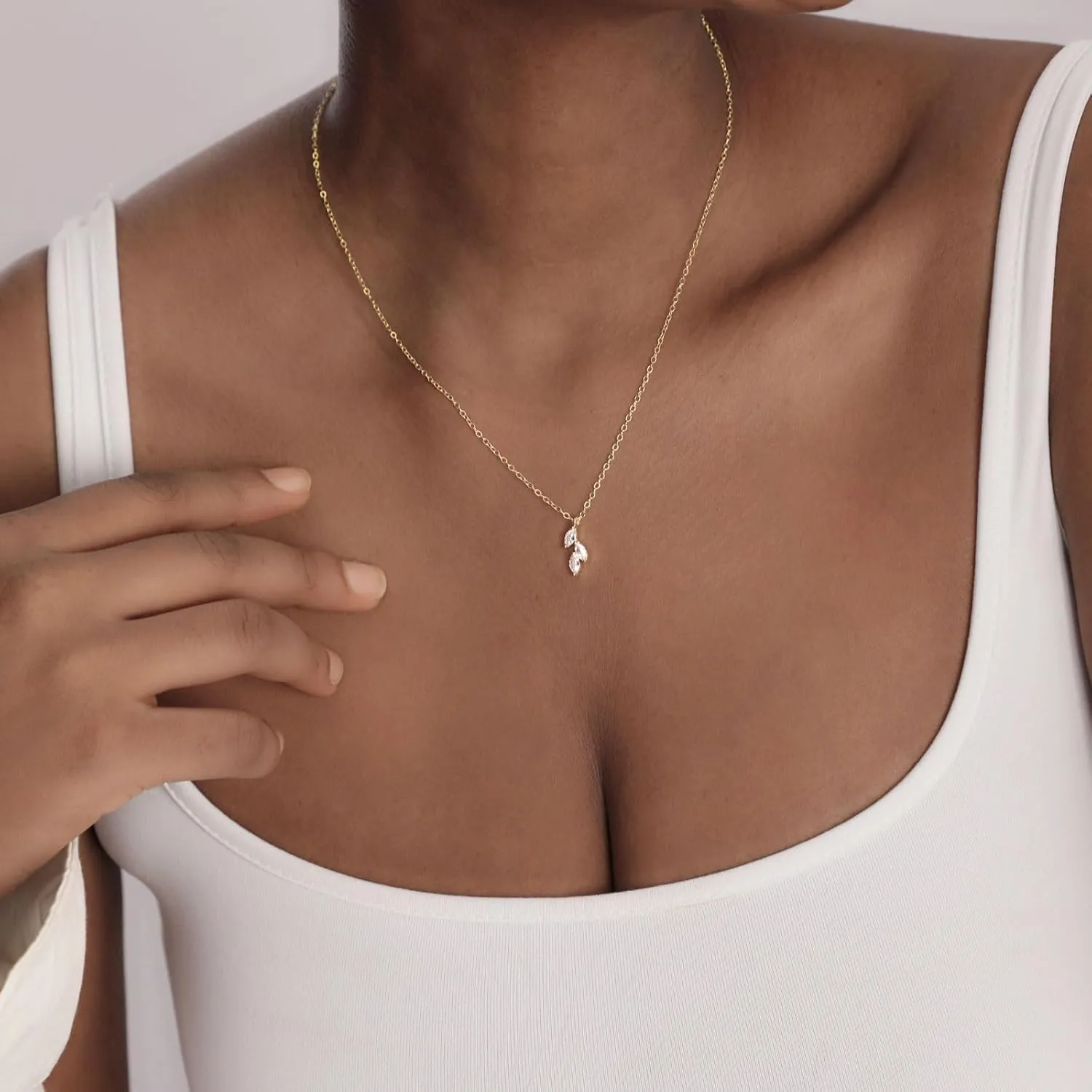 LEXODY Diamond Necklaces for Women, Dainty 14k Gold Plated Leaf Pendant Necklace Layered CZ Necklace Simple Choker Necklaces for Women Trendy Jewelry Gifts