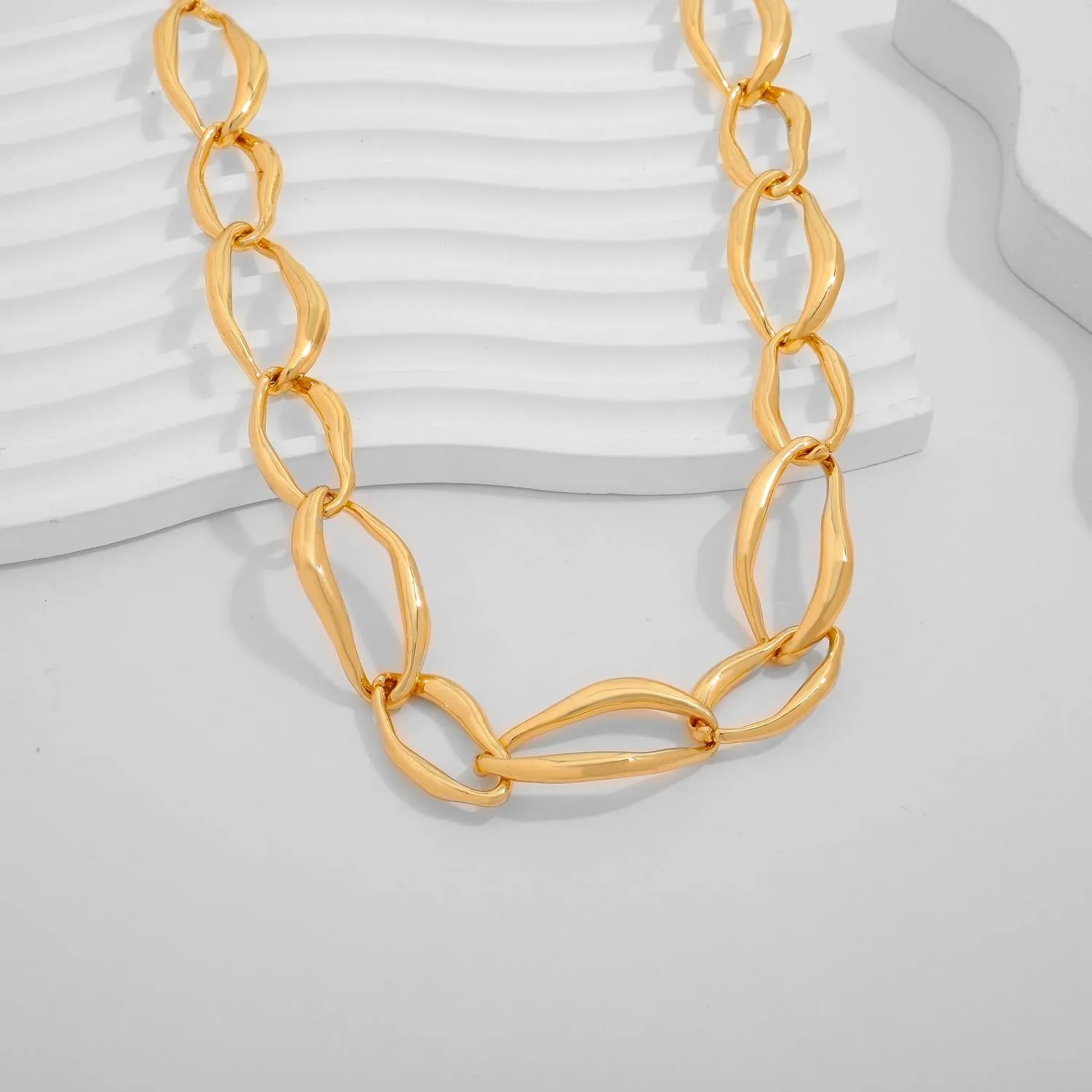 LILIE&WHITE Gold Necklaces For Women Chunky Necklaces Trendy Gold Link Chain Necklace Fashion Choker Necklace Women Jewelry Gift