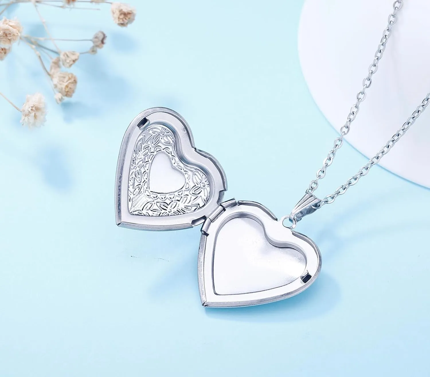 Locket Necklace Holds Pictures Alphabet Initial Letter Love Heart Lockets 18K Gold Plated Photo Memory Locket Necklaces Birthday Gifts