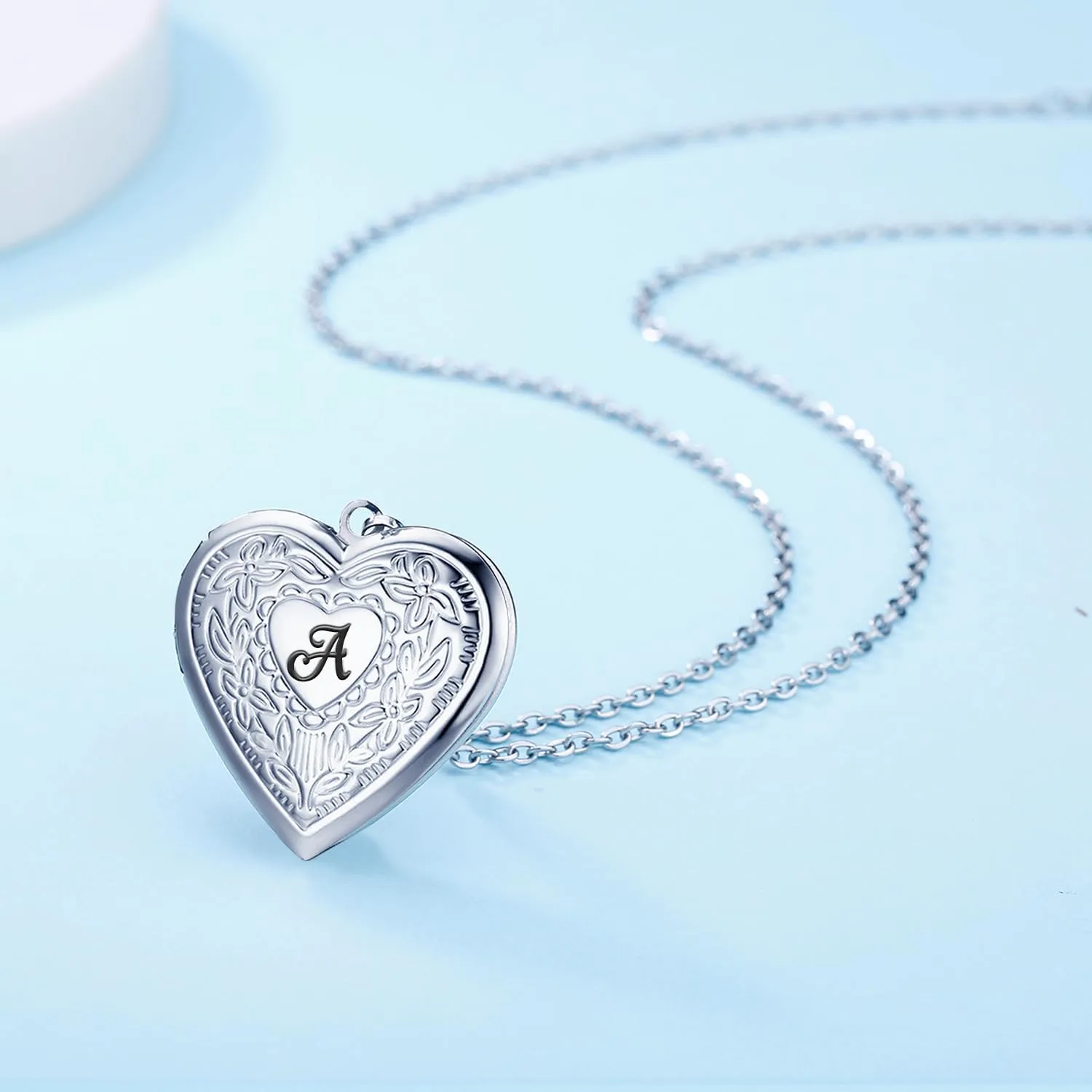 Locket Necklace Holds Pictures Alphabet Initial Letter Love Heart Lockets 18K Gold Plated Photo Memory Locket Necklaces Birthday Gifts