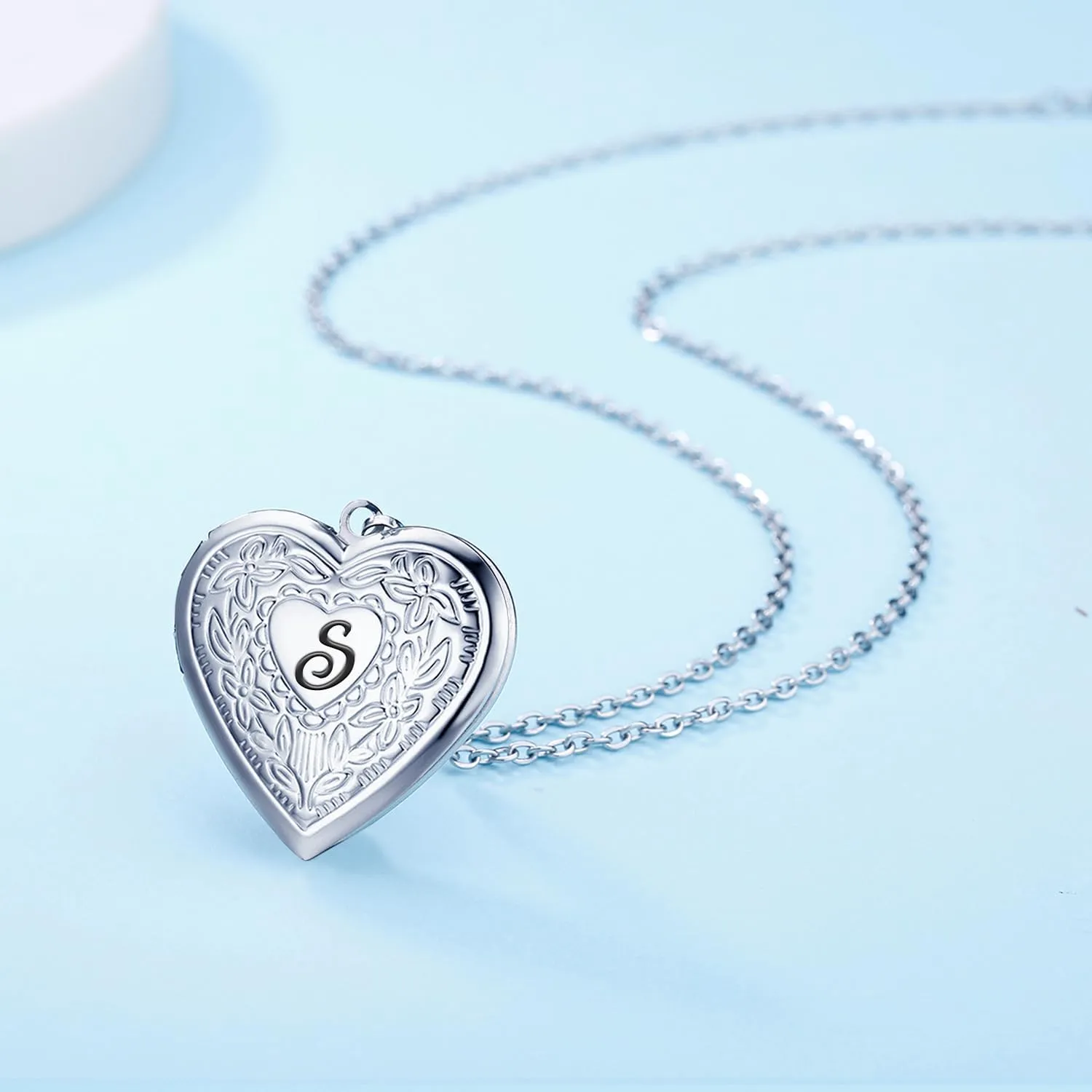 Locket Necklace Holds Pictures Alphabet Initial Letter Love Heart Lockets 18K Gold Plated Photo Memory Locket Necklaces Birthday Gifts