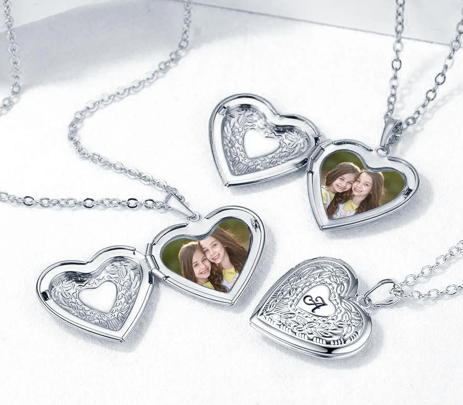Locket Necklace Holds Pictures Alphabet Initial Letter Love Heart Lockets 18K Gold Plated Photo Memory Locket Necklaces Birthday Gifts