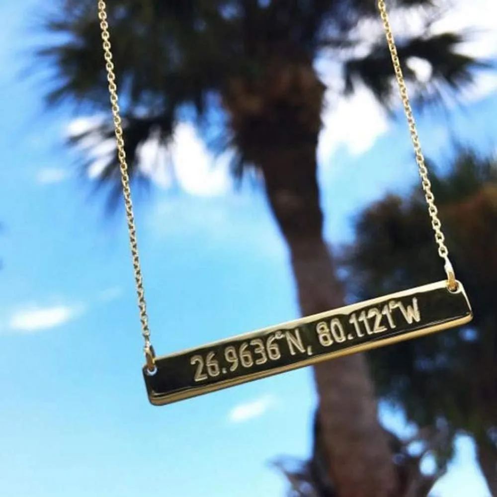 LONAGO Personalized Bar Pendant Necklace Engraved Name Bar Necklace