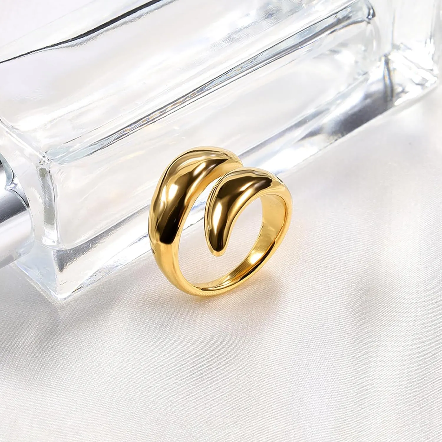 Loqimu Minimalist Twisted Band Rings Size 7 Gold Stainless Steel Midi Stackable Rings Thumb Index Finger Ring Chunky Rings for Women Teen Girls Jewelry